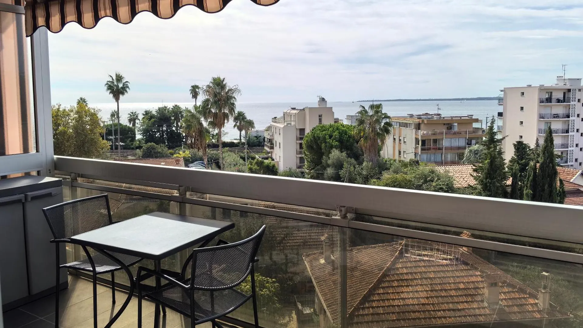 Sea Side Oceanides Apartment Juan-les-Pins France